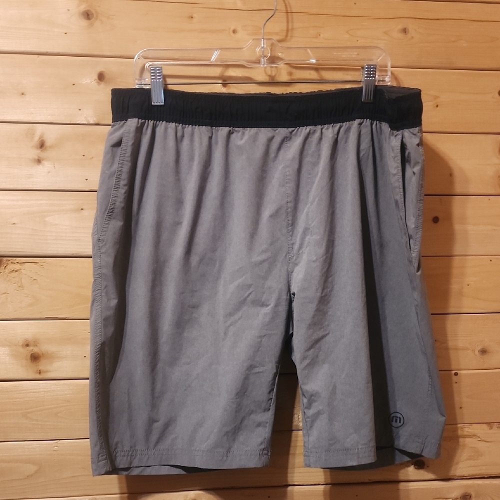 Travis Mathew Active Shorts Size